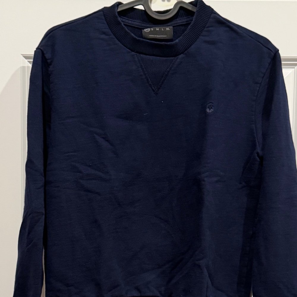✨ FIGS Leon™ Crewneck Sweatshirt – Navy – Size XS ✨